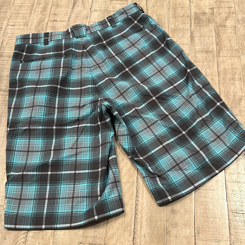NWOT NIKE DRI-FIT Shorts Plaid Teal Black Grey Tour Performance Size 32 waist